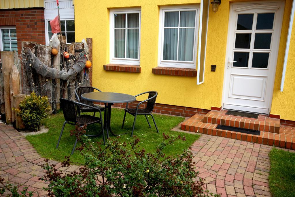 Ferienwohnungen Fründt Prerow Exterior foto